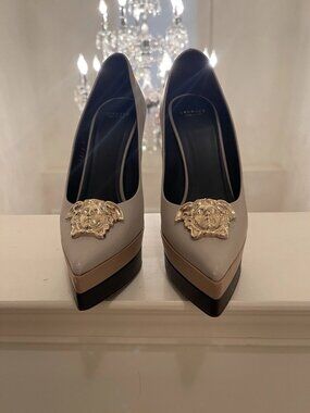 Versace Medusa Pumps Women Size 7 Platform Heels Leather Made In Italy